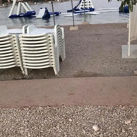 Belu アパート ブロダリツァ