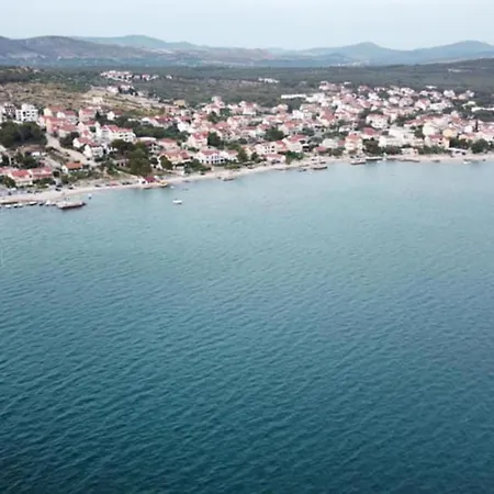 Belu アパート ブロダリツァ