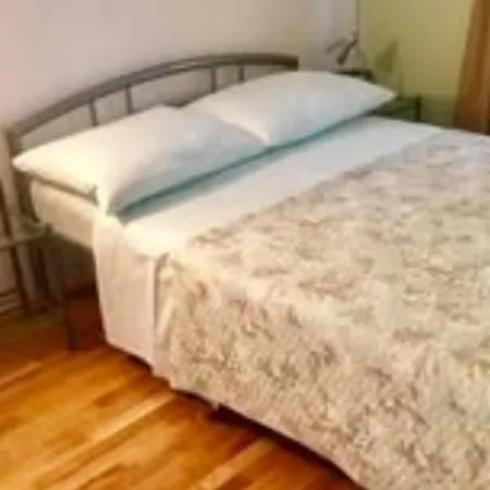 Belu アパート ブロダリツァ